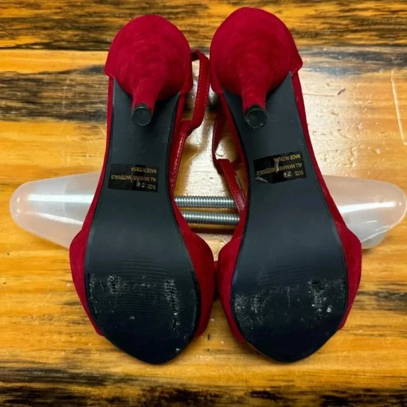 Quiped Red Velvet Ruffled Slingback  Stiletto Heels Size 7.5 - Picture 5 of 7